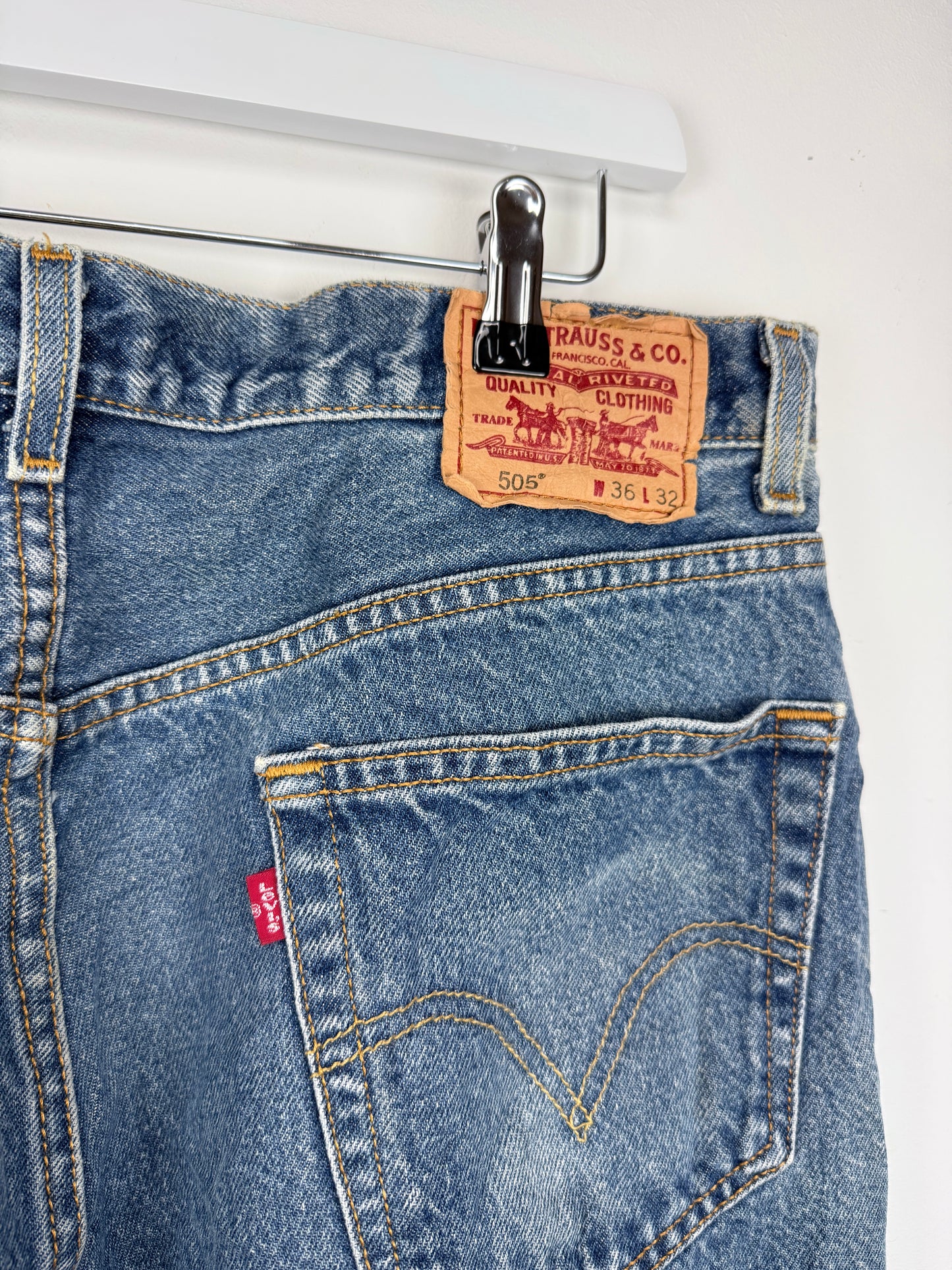 Vintage Levis Jeans - Regular Fit