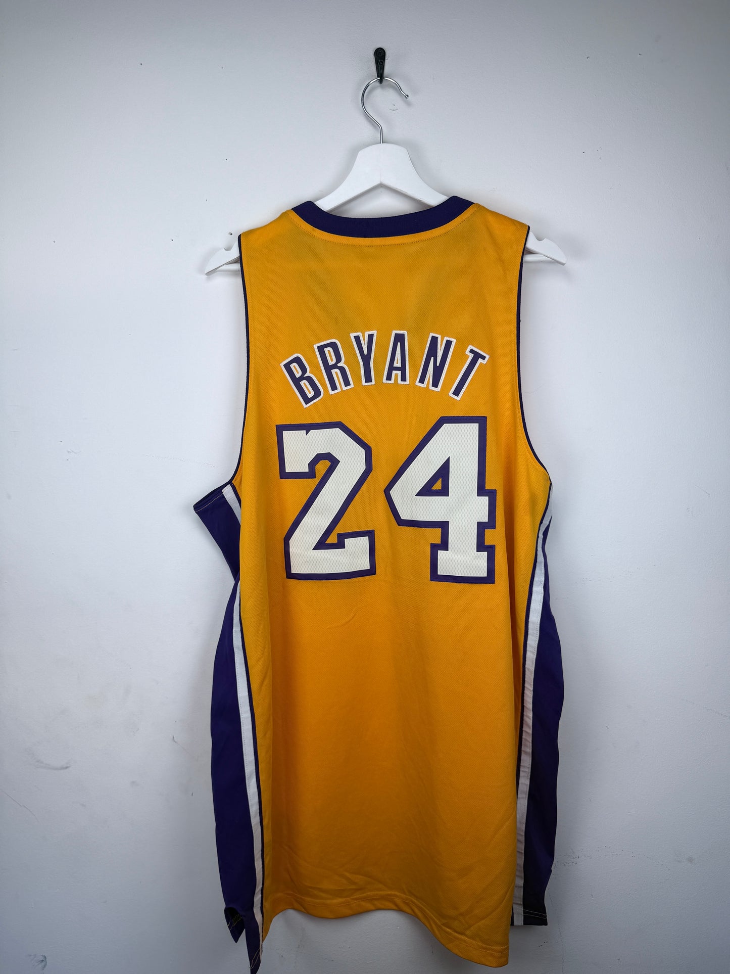Adidas Los Angeles Lakers Kobe Bryant #24 Jersey - NBA