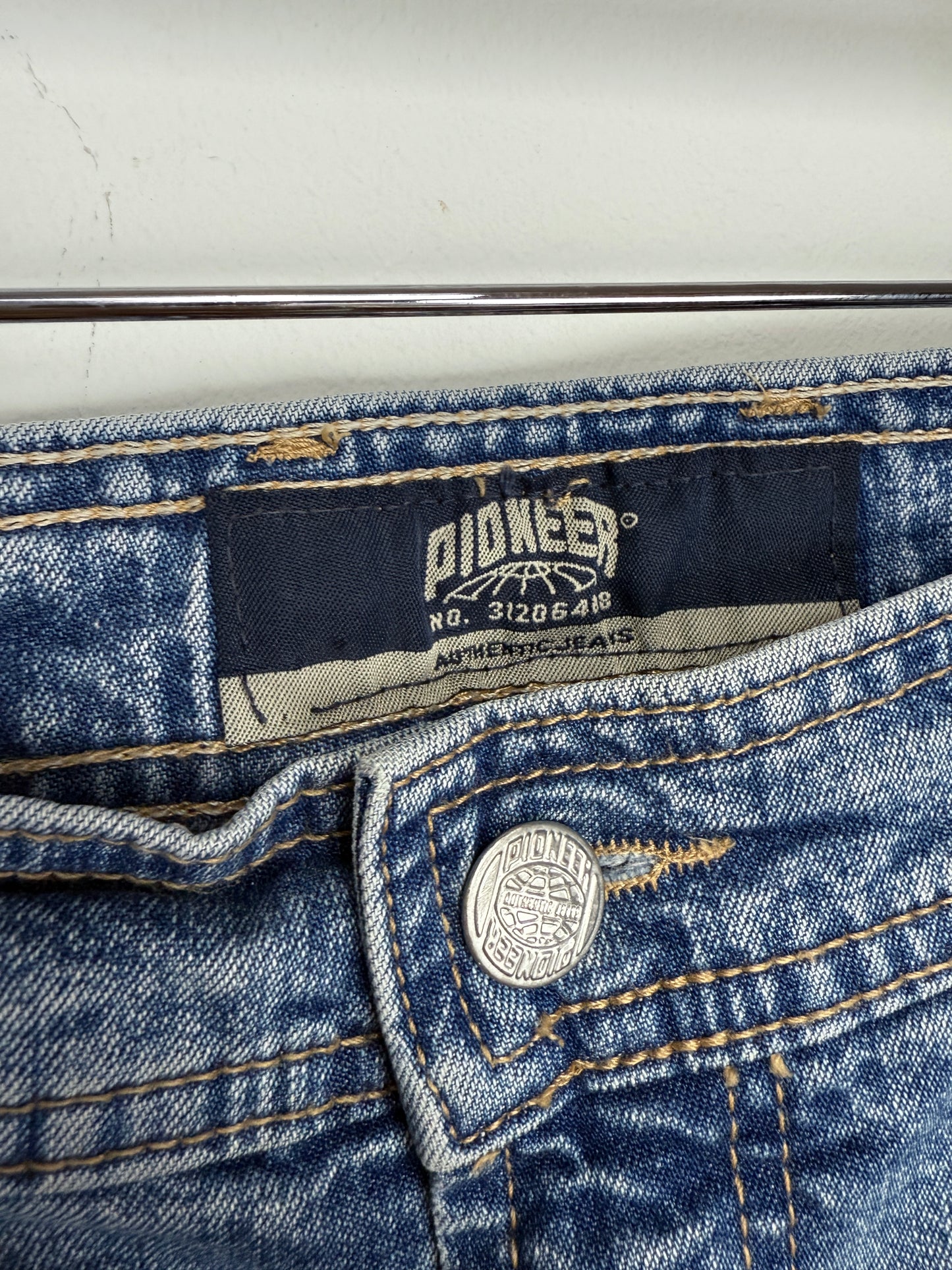 Pioneer Authentic Jeans - Light Blue Denim - Straight Fit